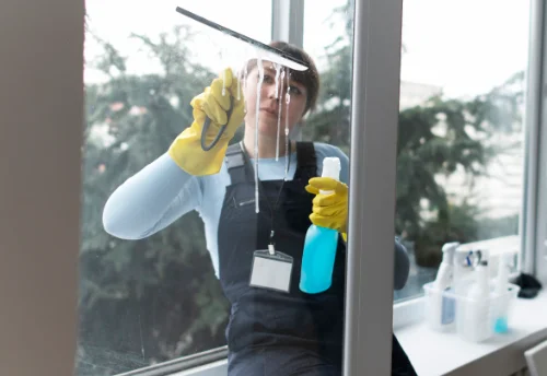 Nettoyage de vitres intérieures et extérieures à Aubin